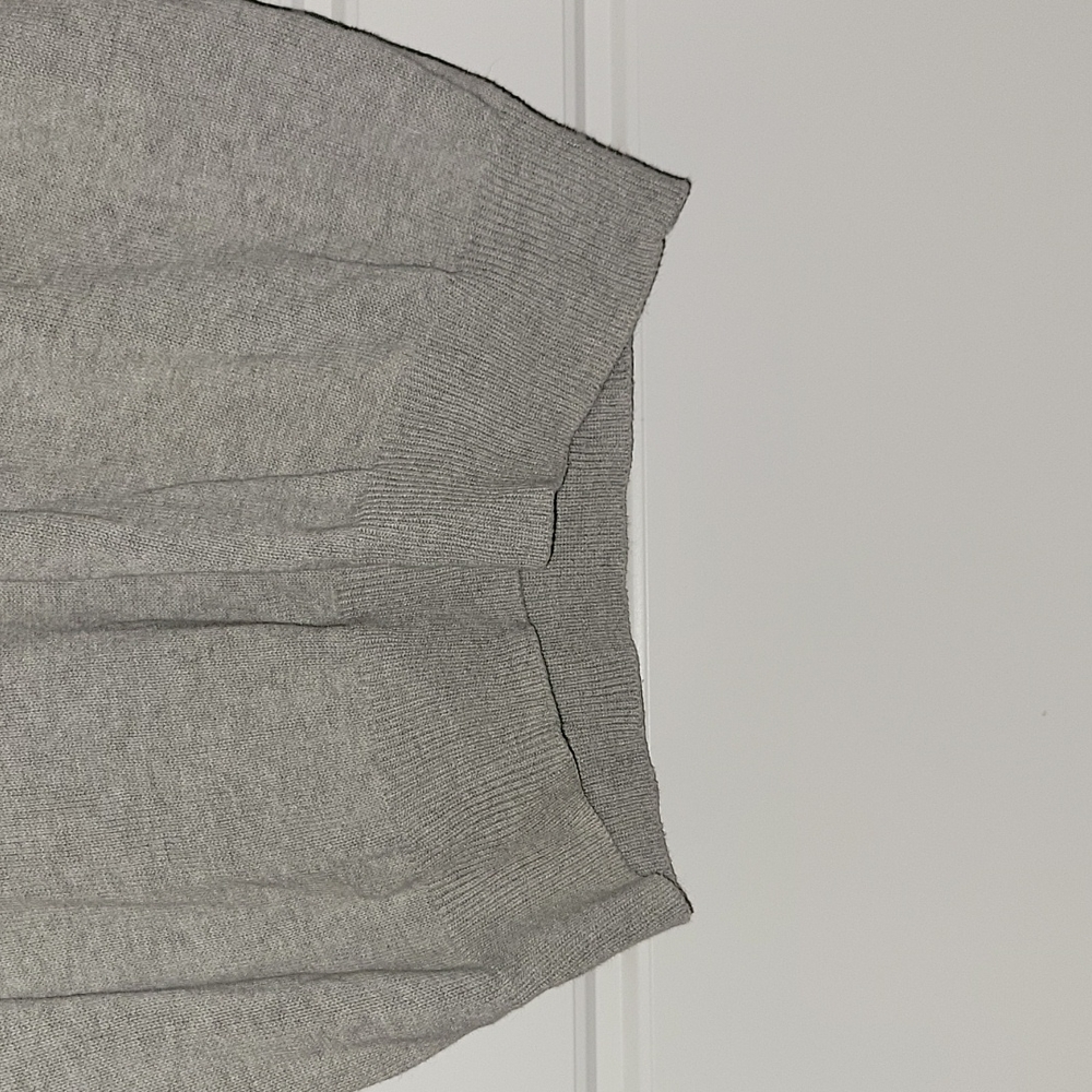 Express Sweater - Picture 4 of 7